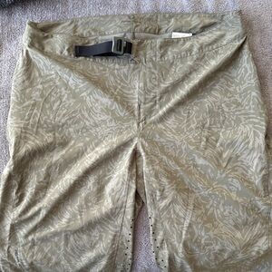 Pearl Izumi Olive Patterned MTB Shorts with Belt